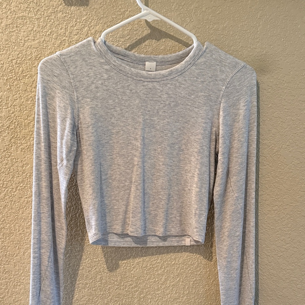 Lululemon Athletica Hold Tight Straight Hem Cropped Long Sleeve Shirt